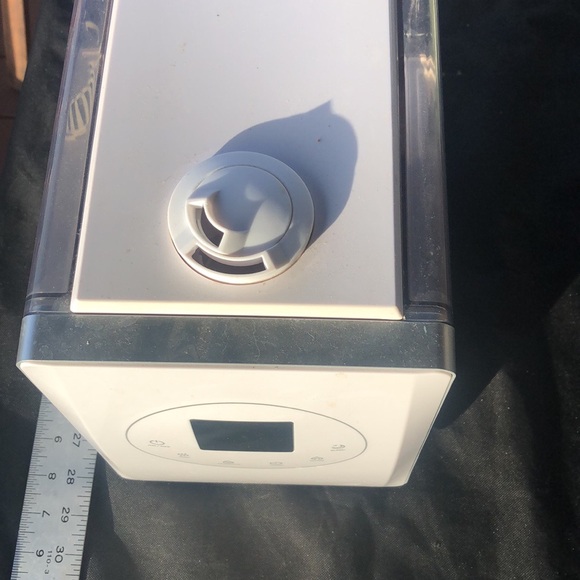 Levoit White Humidifier - Picture 7 of 8